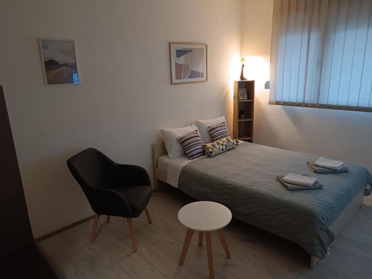 Sleep&Go Appartement Belgrado Buitenkant foto